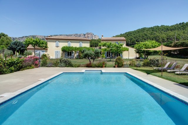 Photo Maison / Villa Merindol La bastide des grandes terres  mrind ... 