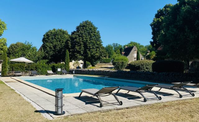 Photo 4 gites (2,6,6,11 pers) avec piscine Rocamadour Gramat Field montanty