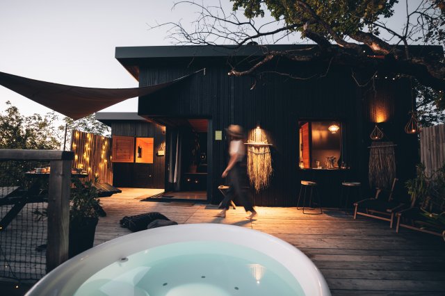 Photo Cabanes perches avec spa Labastide de penne Cabane spa pella roca