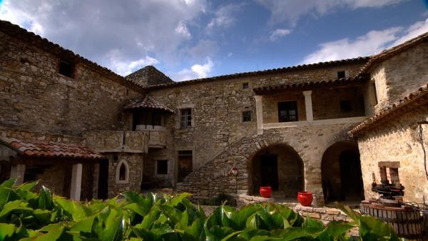 Photo gite medieval luxe Servas Mas fabrgue gite medieval