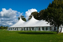 Bed and breakfast, B and B Tent ongebruikelijk